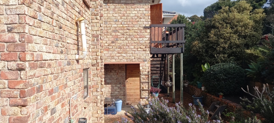 6 Bedroom Property for Sale in Bergsig Western Cape